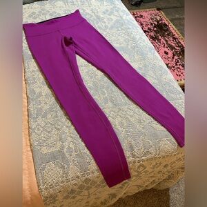 LULULEMON Wunder Under sz 6
